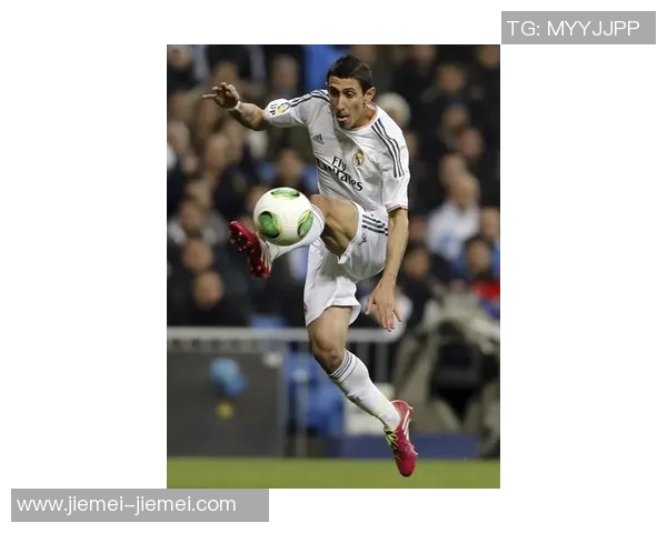 十位当今足坛闪耀巨星的成长故事与辉煌成就速览